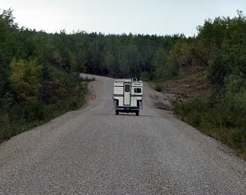 Truck Camper auf dem Klondike Highway